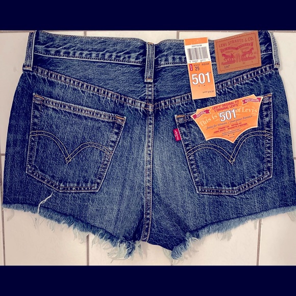 Levi’s 501 straight leg, button-fly shorts - Picture 2 of 3